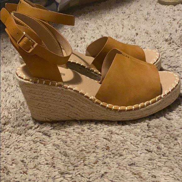 Women’s wedges - Picture 9 of 10